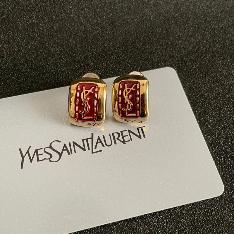 Elegant Chanel Earrings 227415