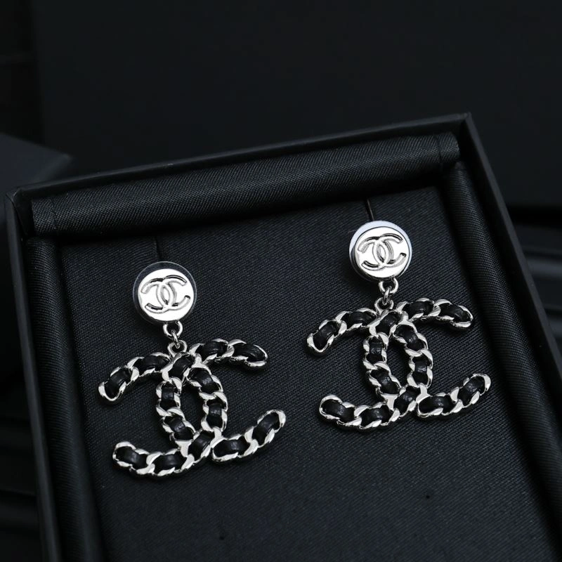 Chanel Earrings Compact 227380