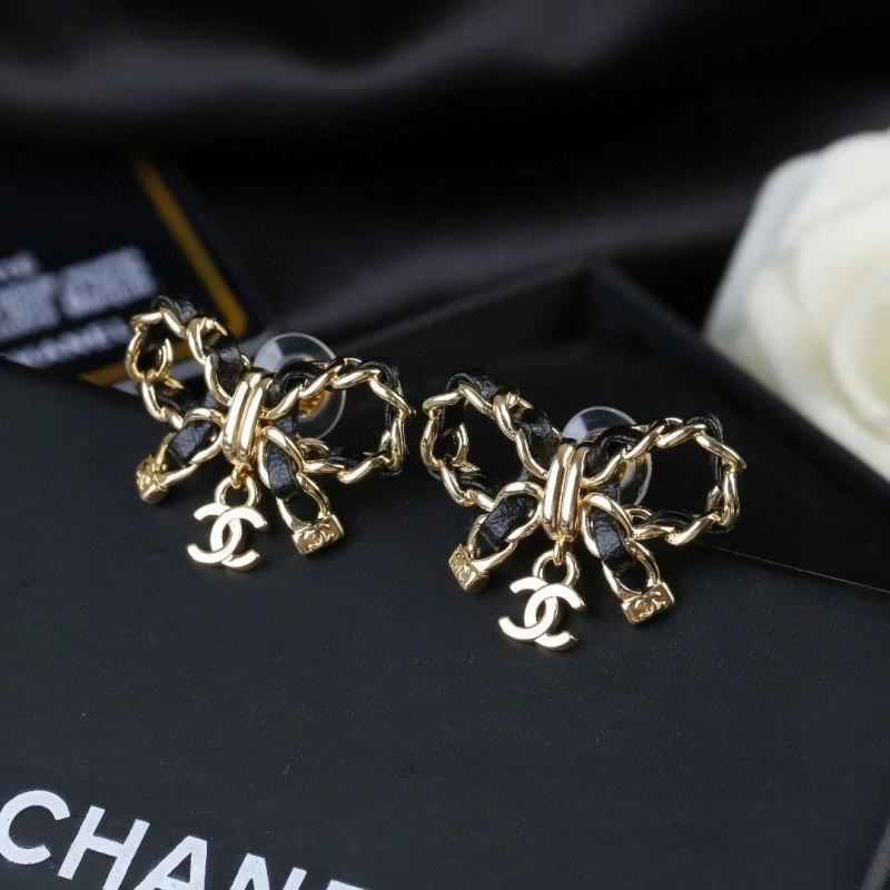 EyeCatching Chanel Earrings 227405