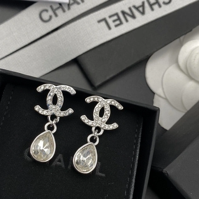 Refined Chanel Earrings 227361