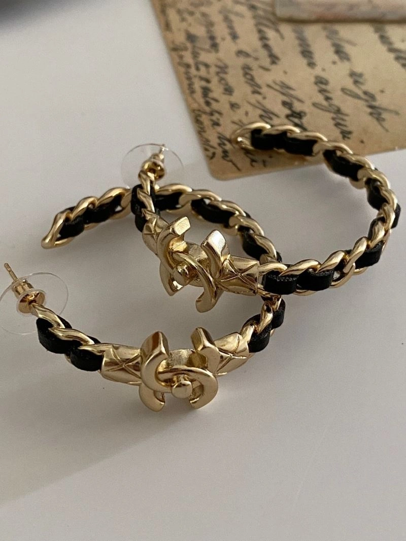 Comfortable Chanel Earrings 227321