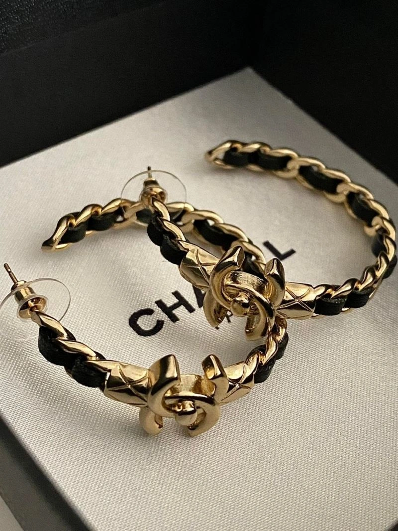Comfortable Chanel Earrings 227321