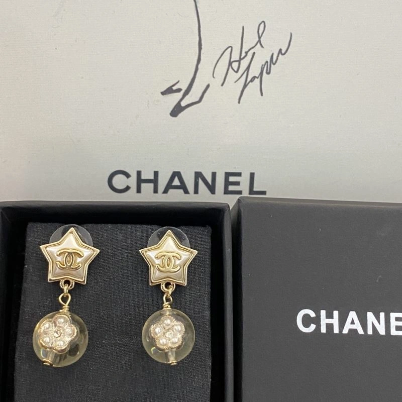 Effortless Chanel Earrings 227302