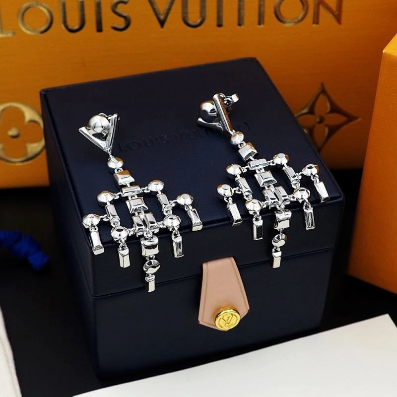 Minimalist Chanel Earrings 227340