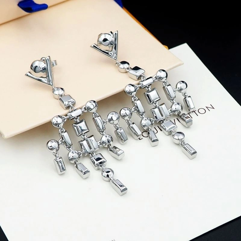 Minimalist Chanel Earrings 227340