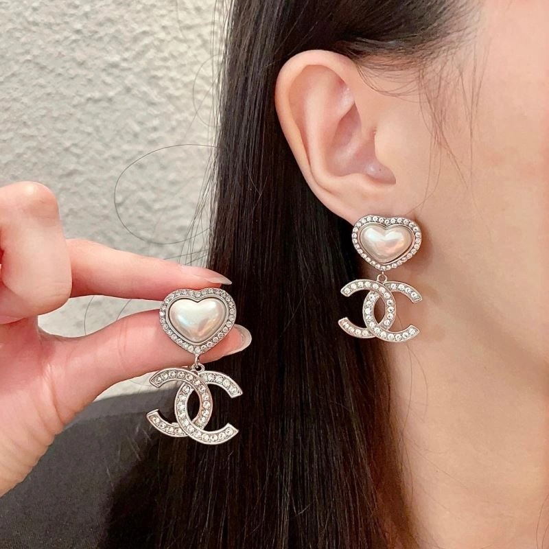 Chic Chanel Earrings 227216