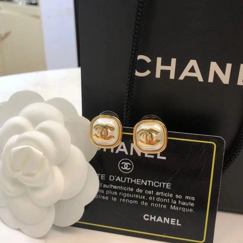 Chanel Earrings Compact 227195