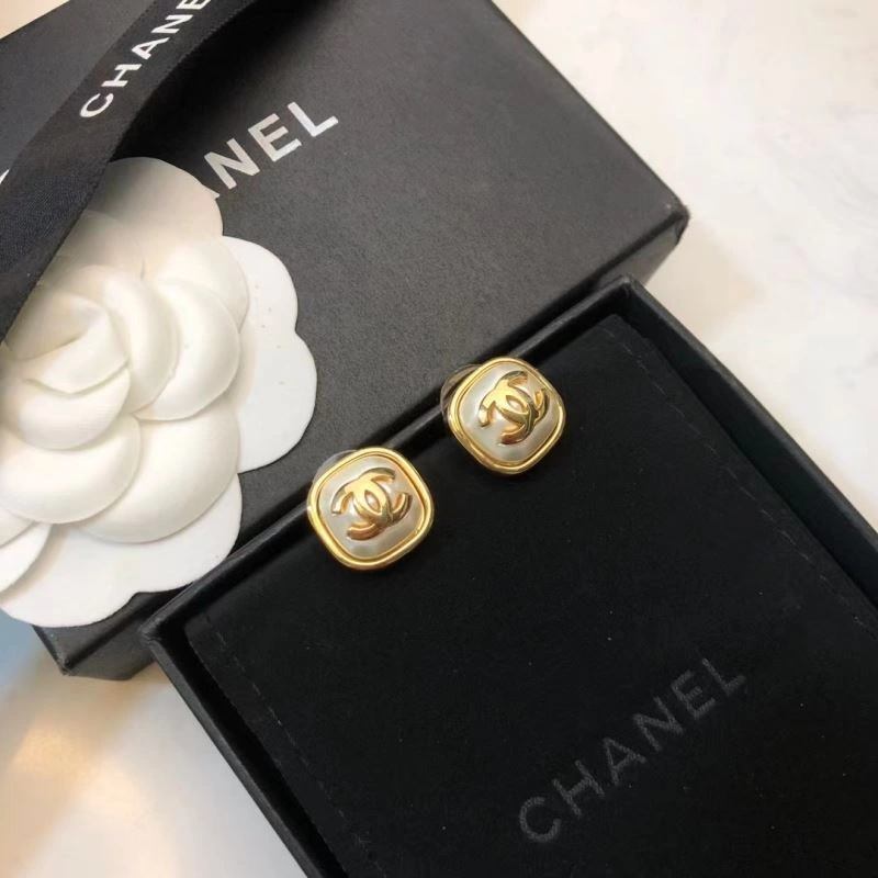 Chanel Earrings Compact 227195