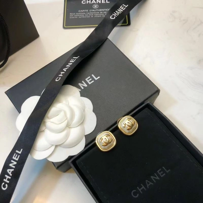 Chanel Earrings Compact 227195
