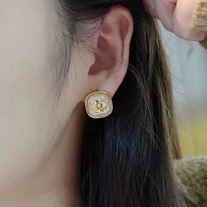 Chanel Earrings Compact 227195