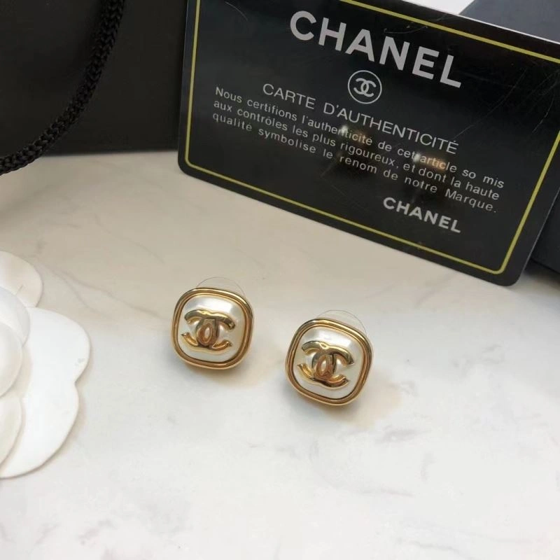 Chanel Earrings Compact 227195