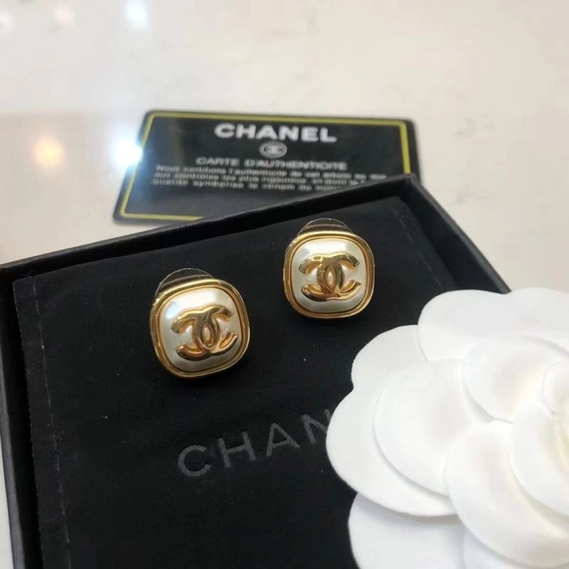 Chanel Earrings Compact 227195