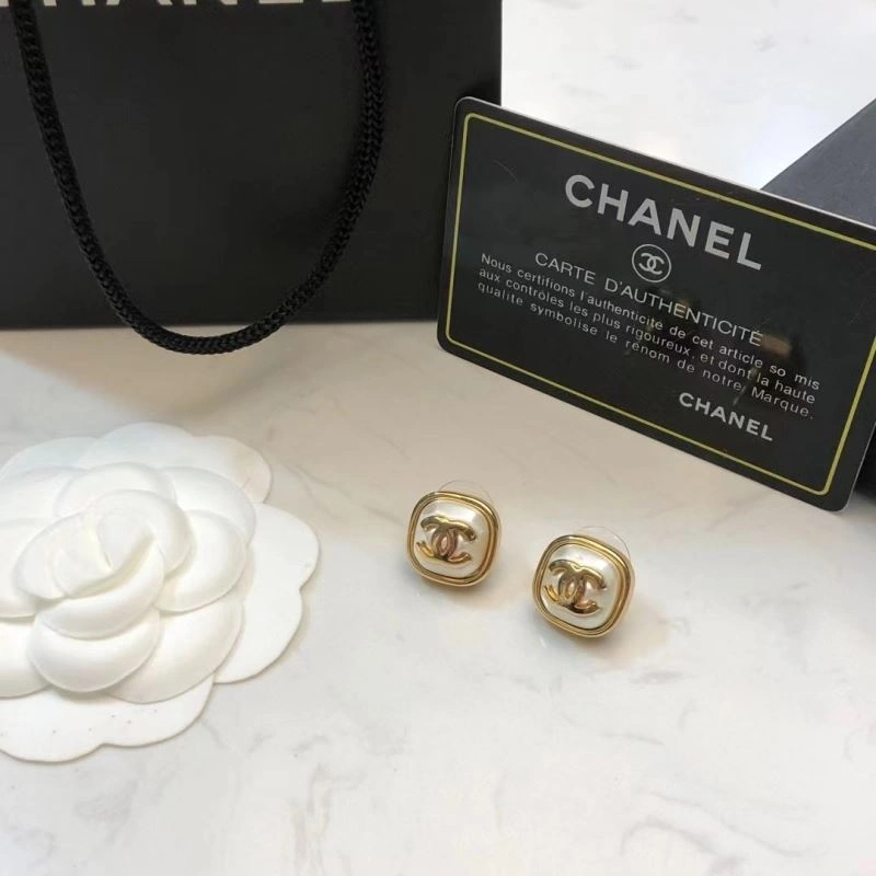 Chanel Earrings Compact 227195