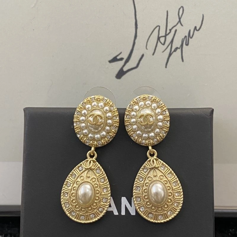 Chanel Earrings Versatile 227152
