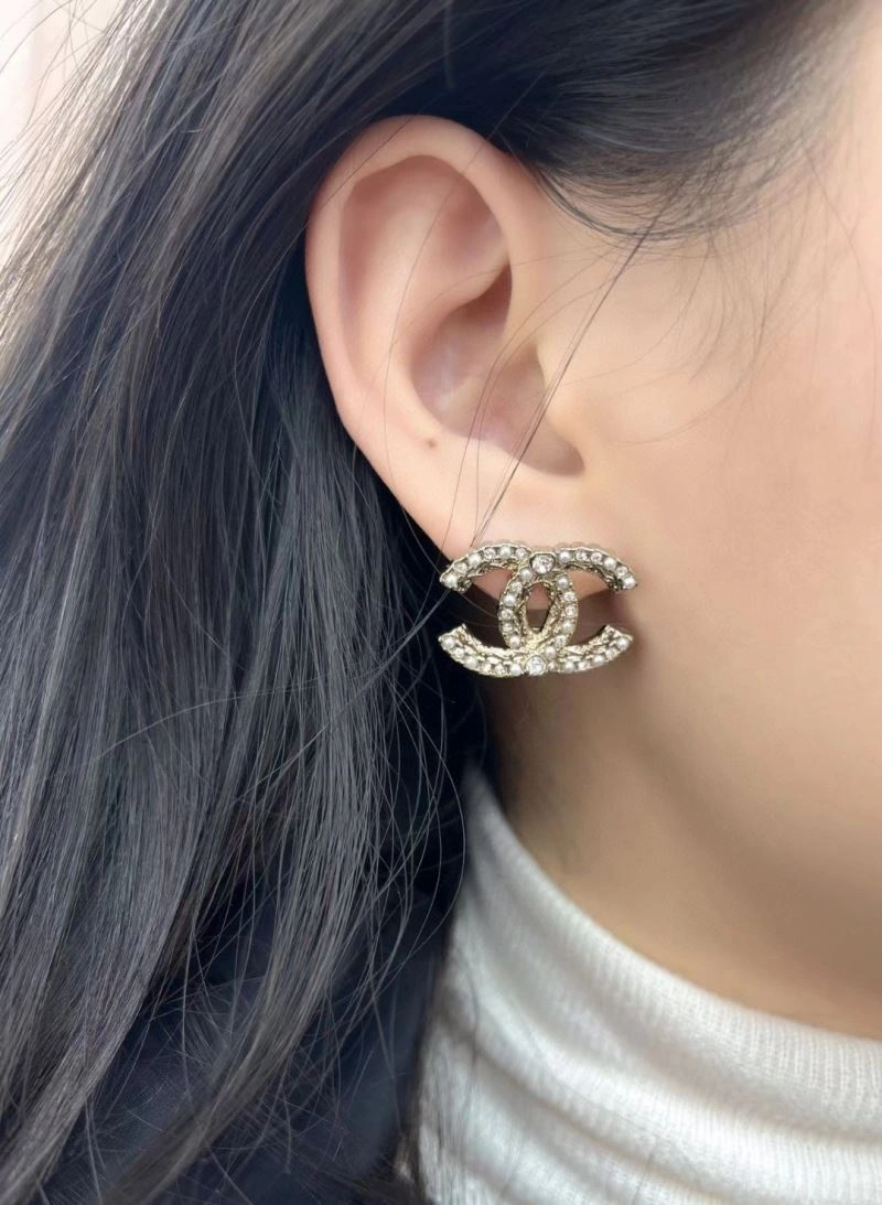 Comfortable Chanel Earrings 227148