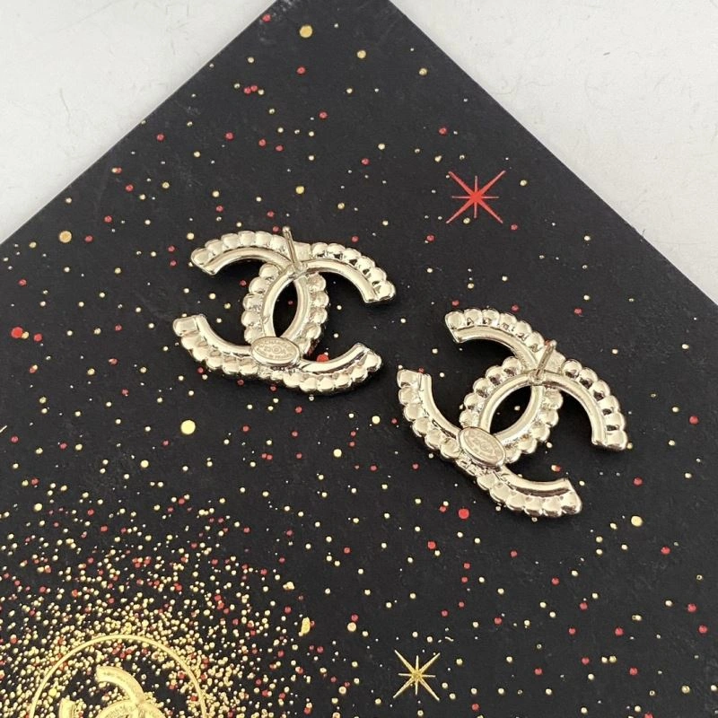 Comfortable Chanel Earrings 227148