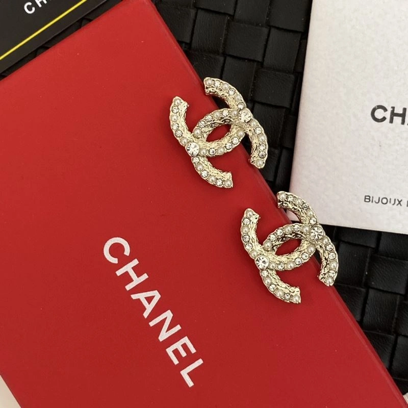 Comfortable Chanel Earrings 227148