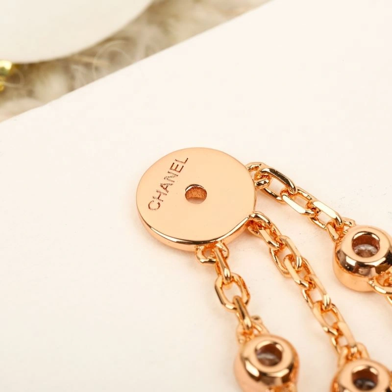 Lightweight Chanel Earrings 227134