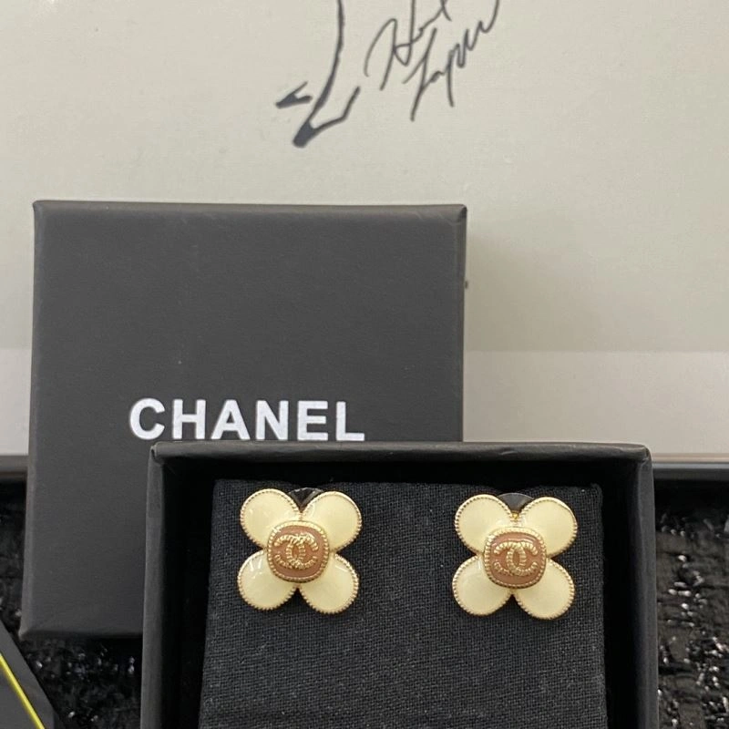 Chanel Earrings Trendsetting 227141