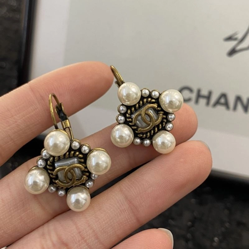 Supportive Chanel Earrings 227109