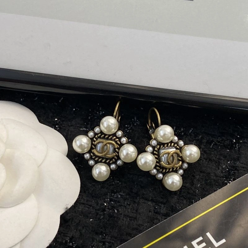 Supportive Chanel Earrings 227109