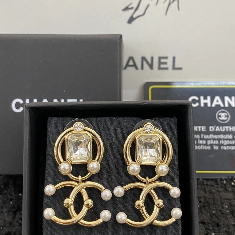 Chanel Earrings Versatile 227078