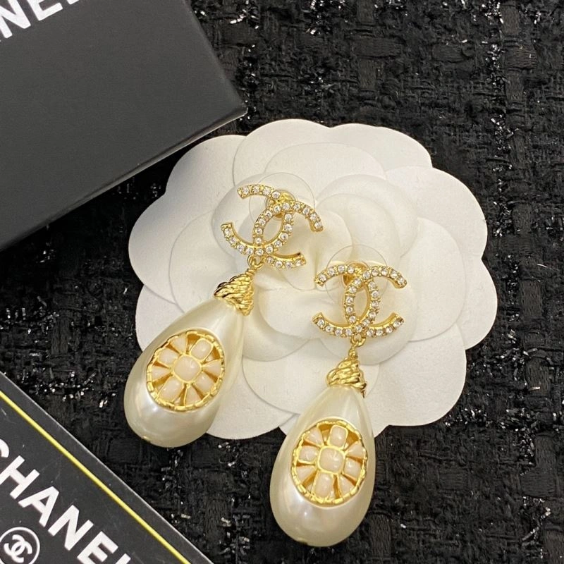 Refined Chanel Earrings 227083