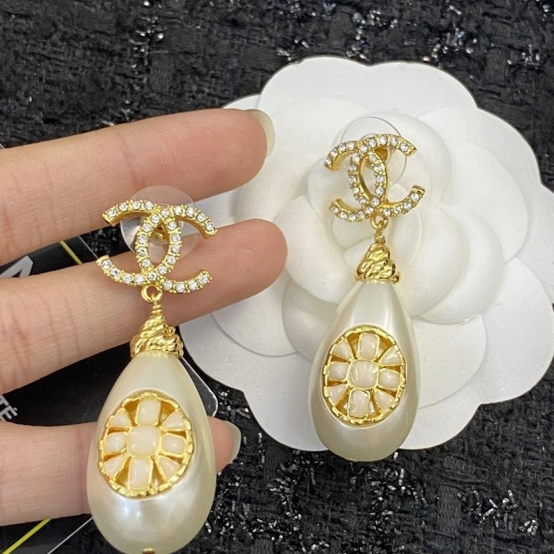 Refined Chanel Earrings 227083