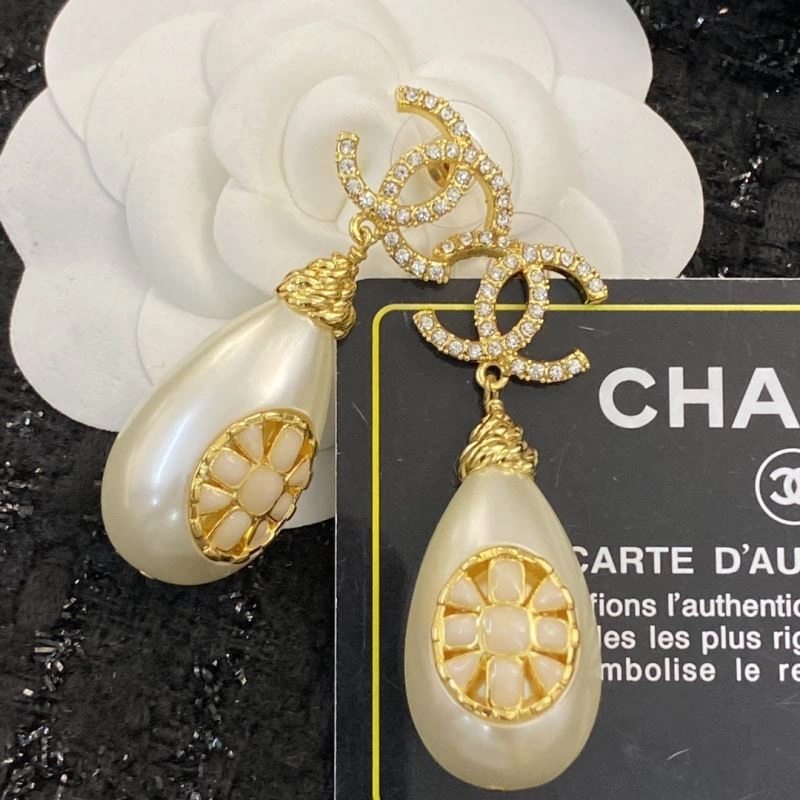 Refined Chanel Earrings 227083