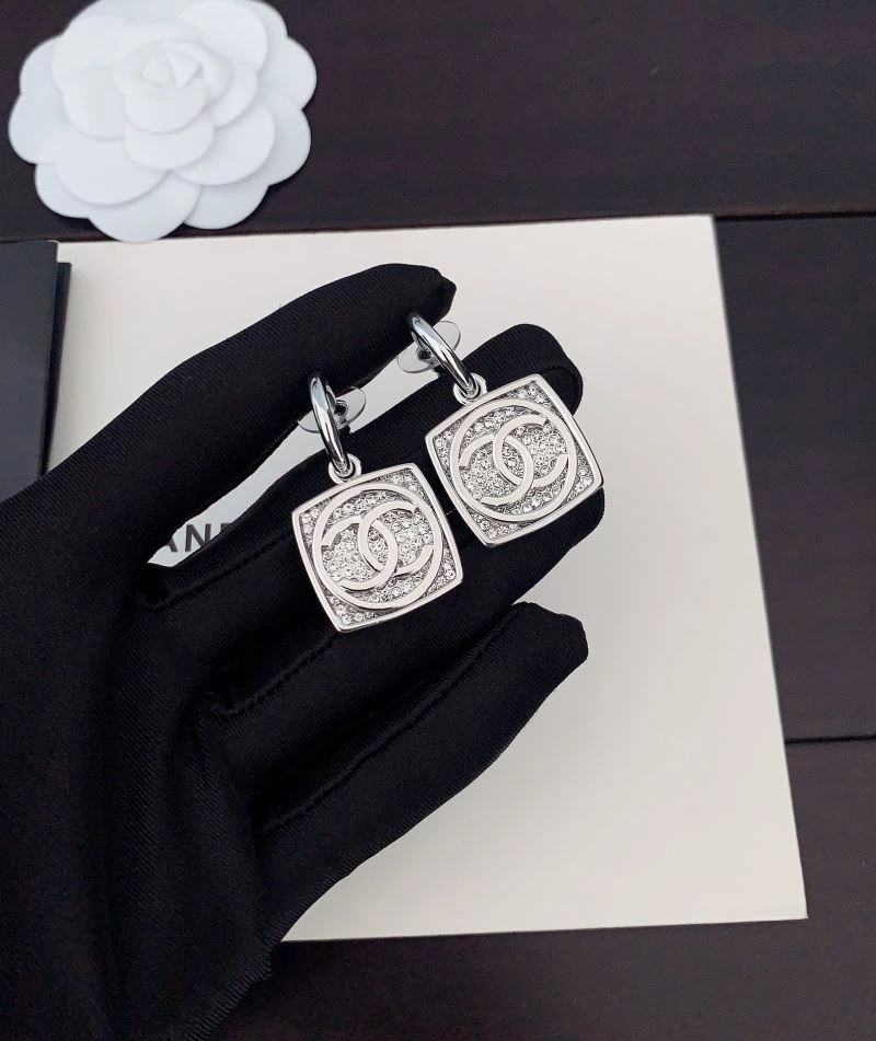 Chanel Earrings Stylish 226280