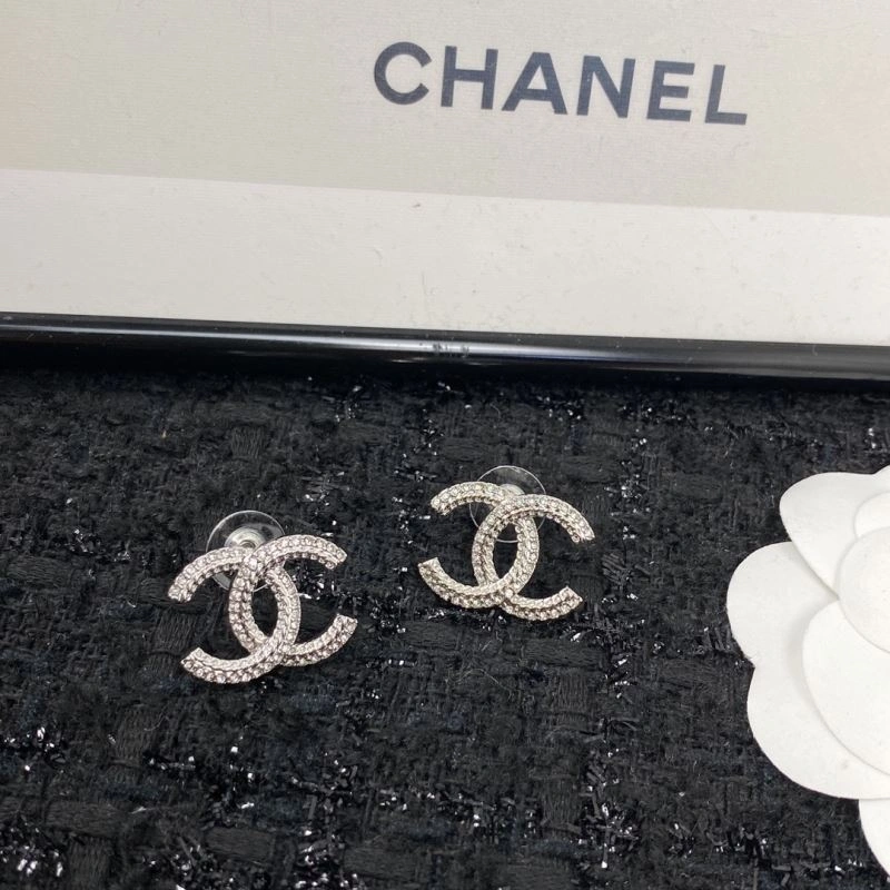 Fashionable Chanel Earrings 226266
