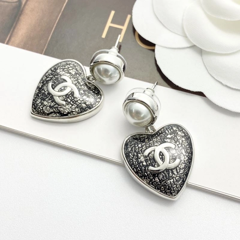Chic Chanel Earrings 226244