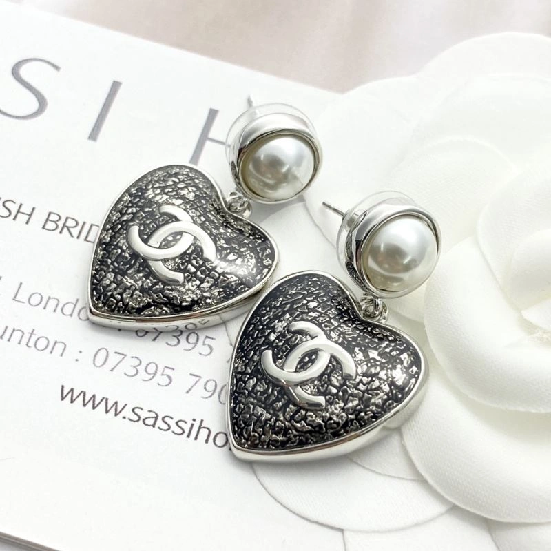 Chic Chanel Earrings 226244
