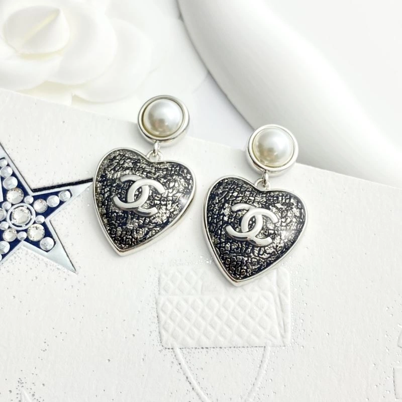Chic Chanel Earrings 226244