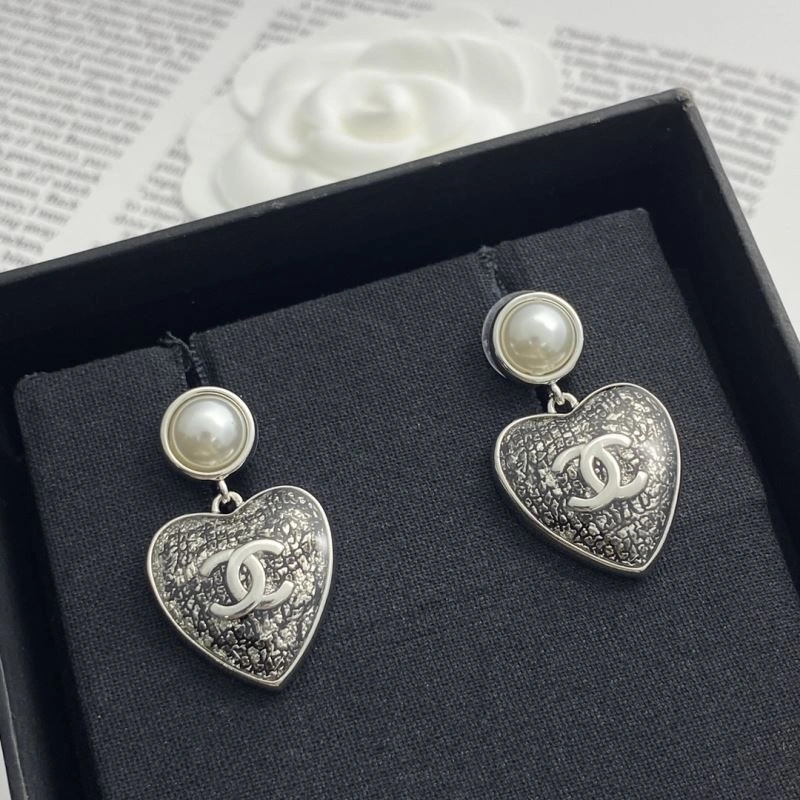 Chic Chanel Earrings 226244