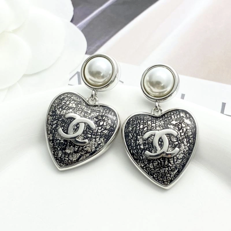 Chic Chanel Earrings 226244