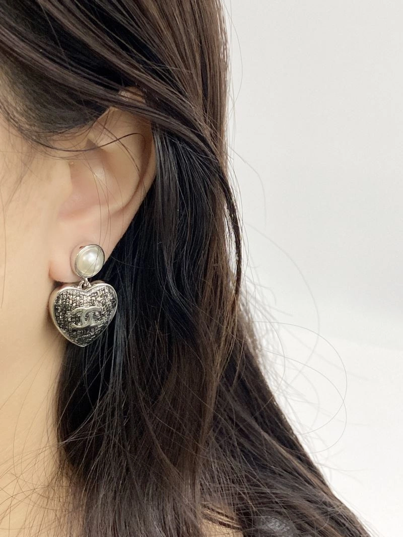 Chic Chanel Earrings 226244