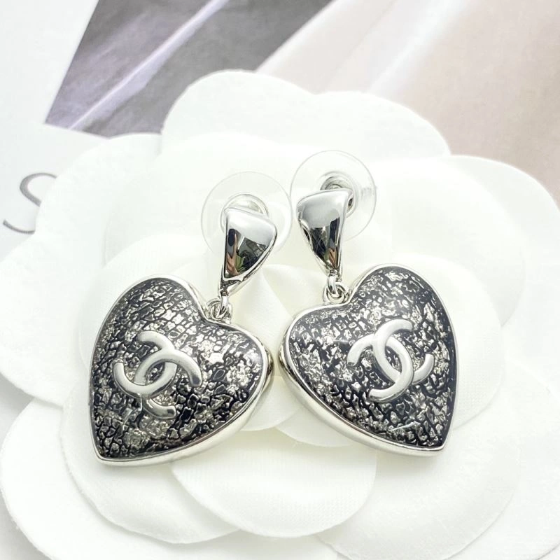 HighPerformance Chanel Earrings 226259