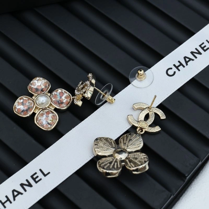 Vibrant Chanel Earrings 226236