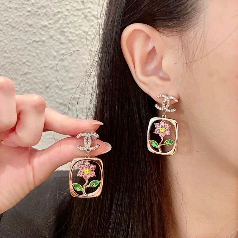 Chanel Earrings EyeCatching 226242