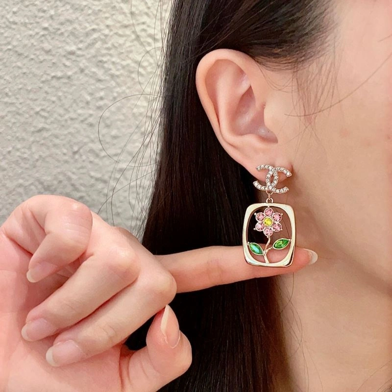 Chanel Earrings EyeCatching 226242
