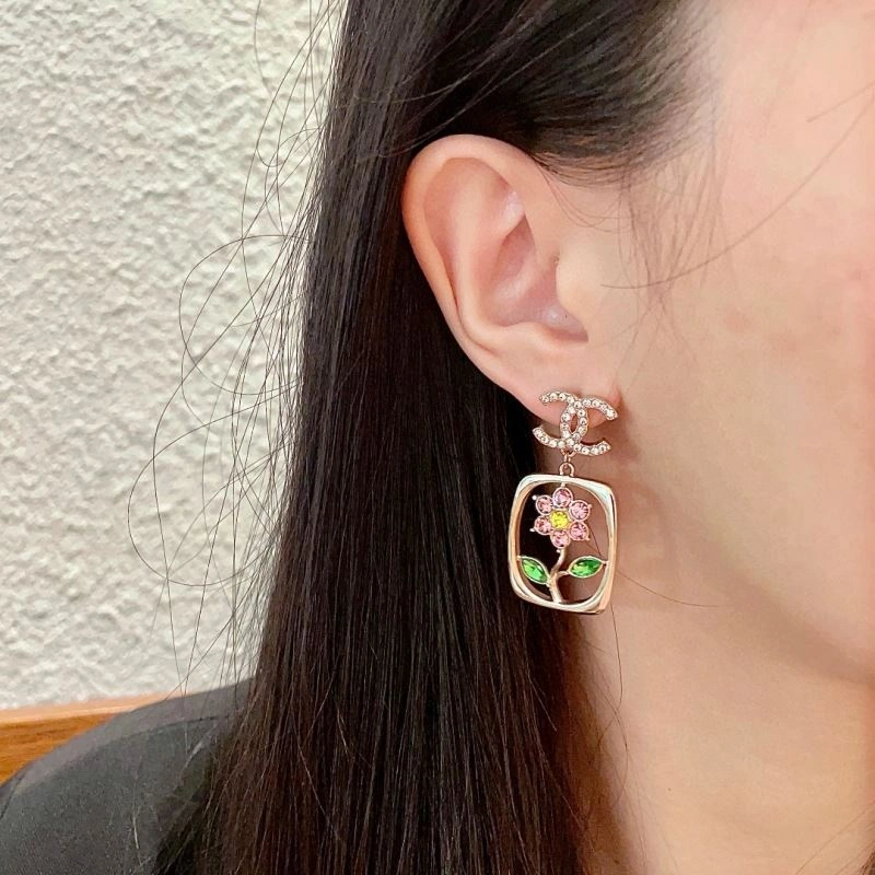 Chanel Earrings EyeCatching 226242