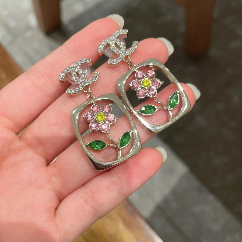 Chanel Earrings EyeCatching 226242
