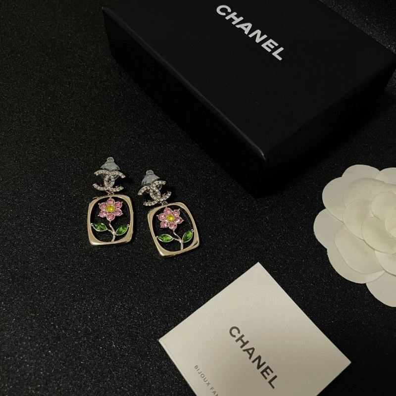 Chanel Earrings EyeCatching 226242
