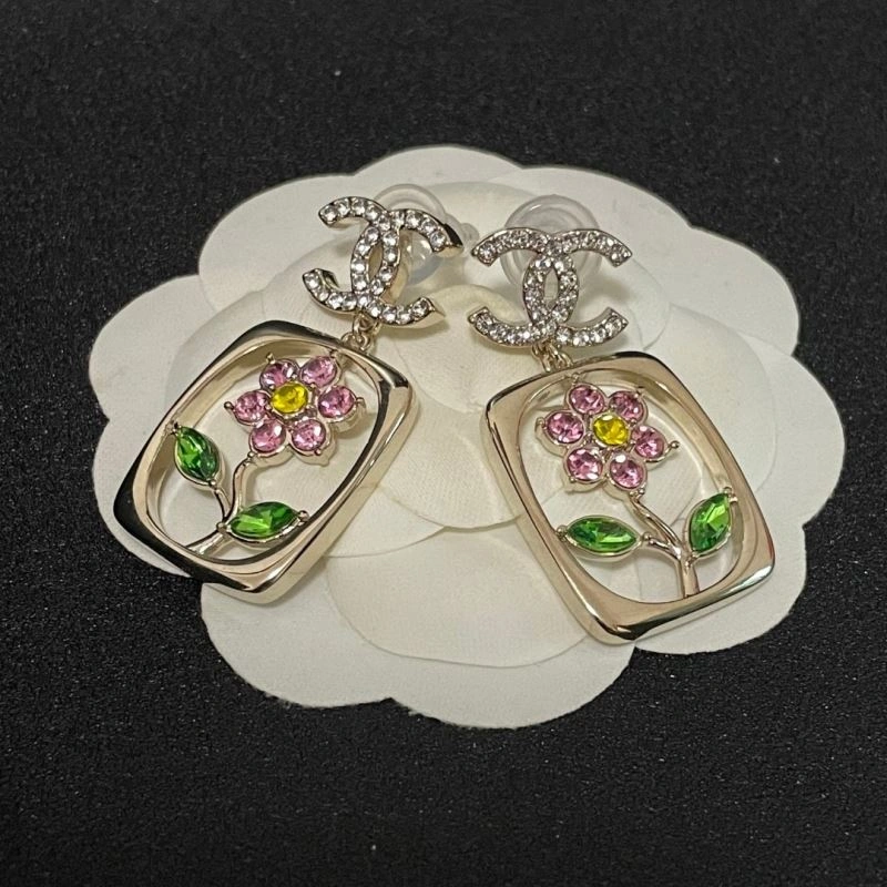 Chanel Earrings EyeCatching 226242