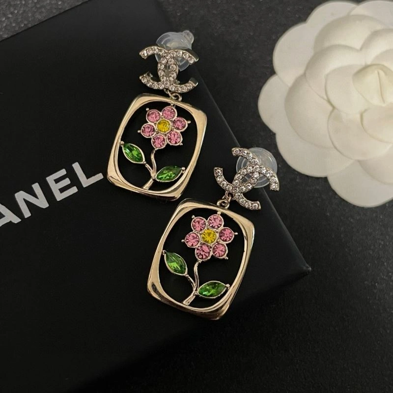 Chanel Earrings EyeCatching 226242
