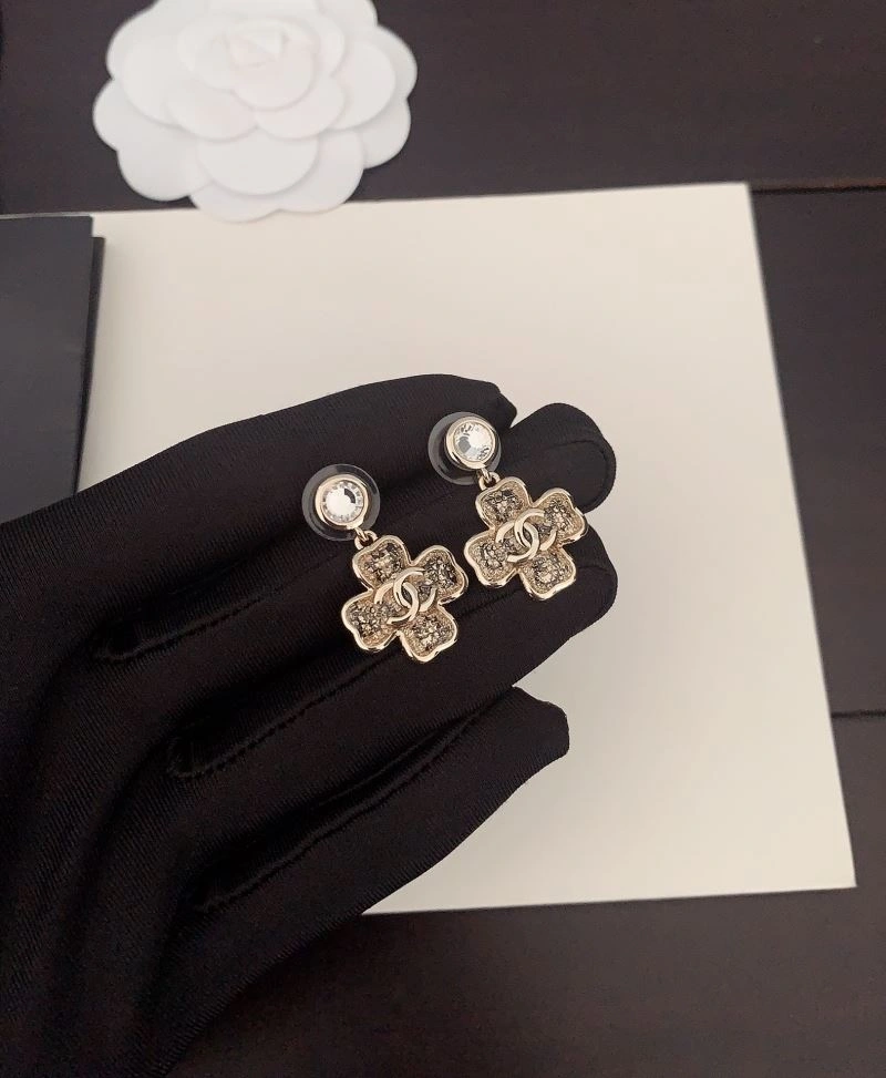 Comfortable Chanel Earrings 226235