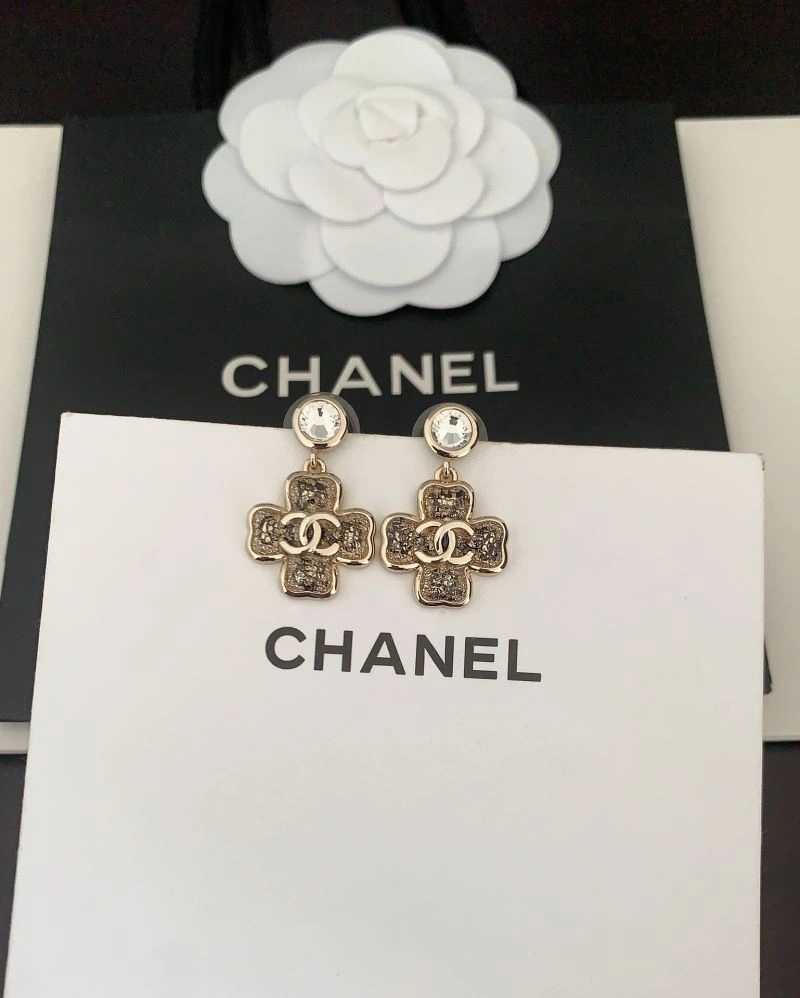 Comfortable Chanel Earrings 226235