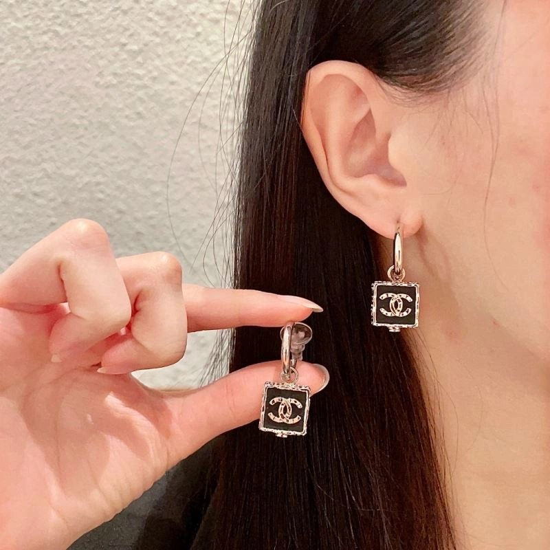 Breathable Chanel Earrings 226194
