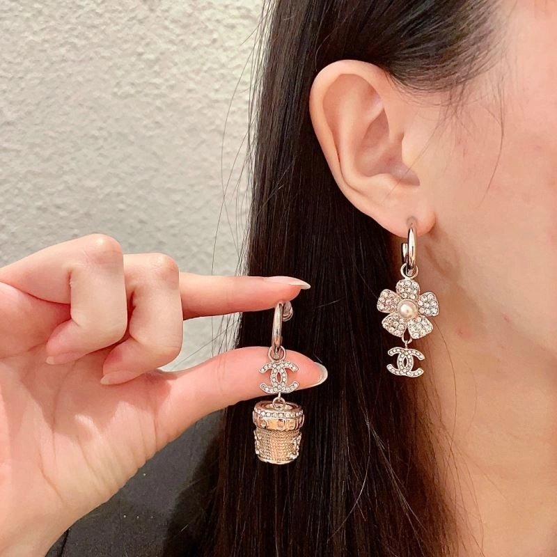 Supportive Chanel Earrings 226190